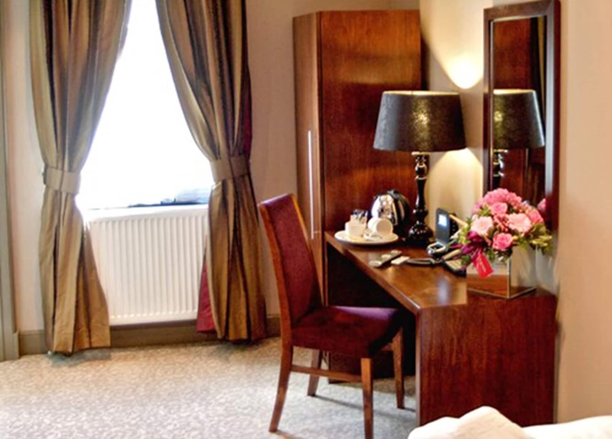 Lynnhurst Hotel Johnstone Extérieur photo