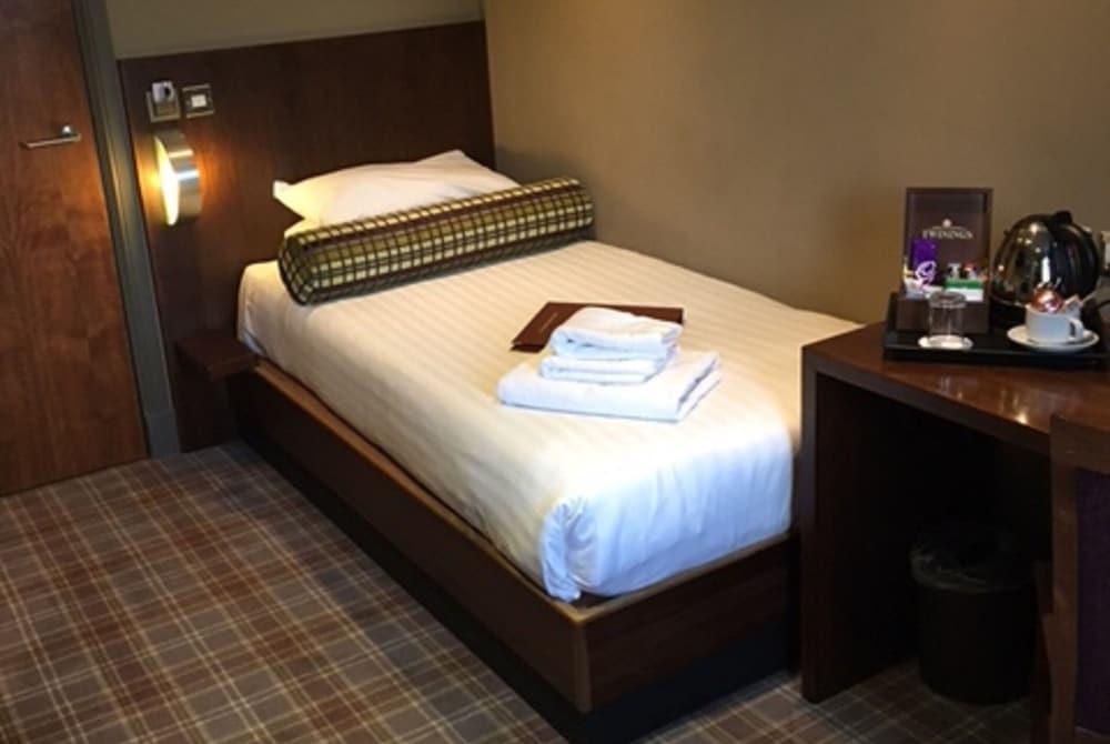 Lynnhurst Hotel Johnstone Extérieur photo