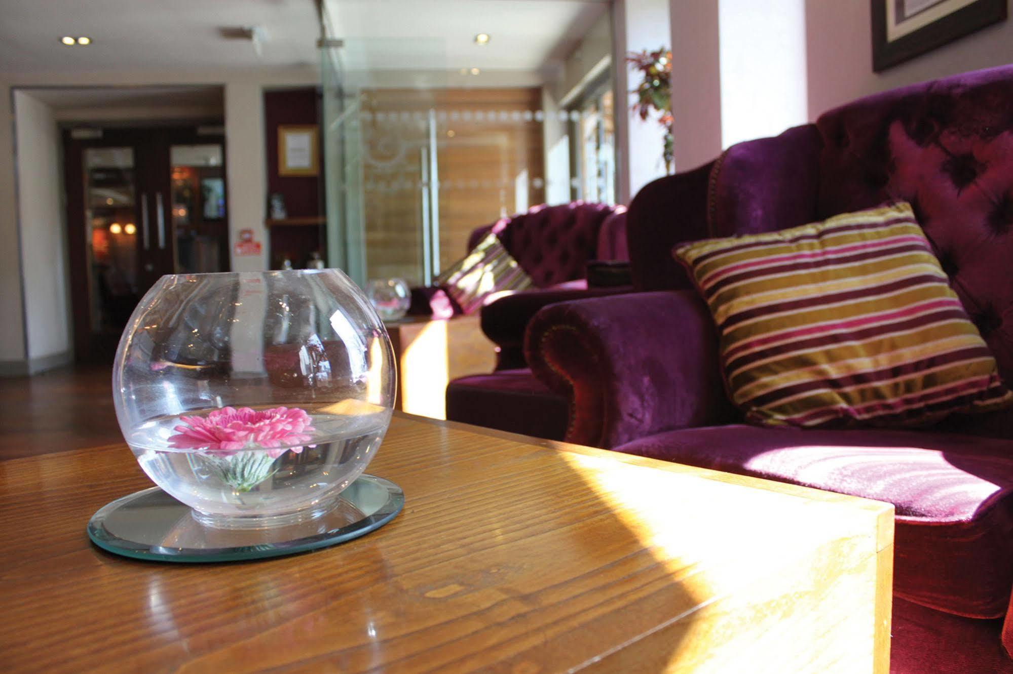 Lynnhurst Hotel Johnstone Extérieur photo